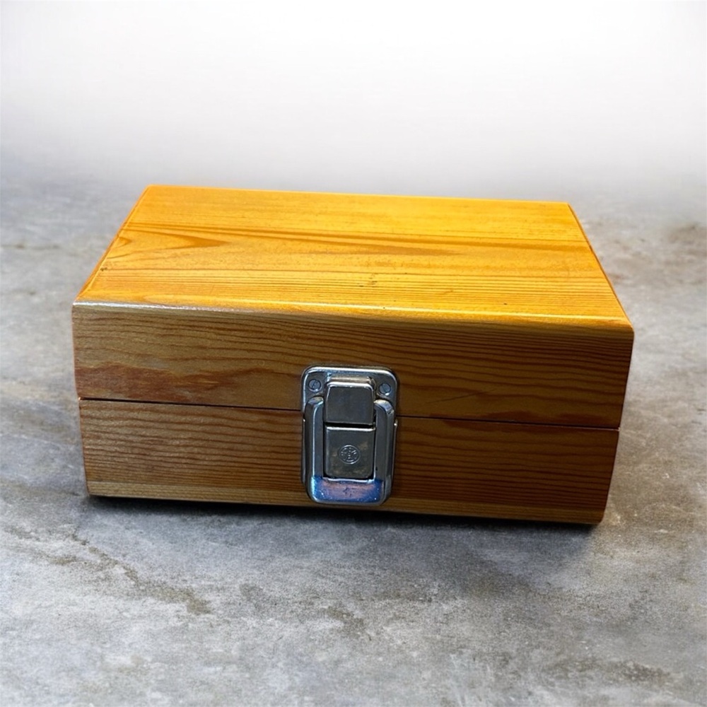 Vtg Pine Wood Trinket Keepsake Box 5x7 Hinged Clasp Rustic Jewelry Photo Storage